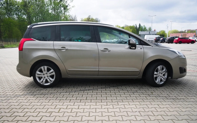 Peugeot 5008 cena 43500 przebieg: 179000, rok produkcji 2016 z Kwidzyn małe 211